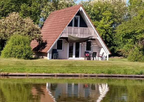 De Meene Resort | De Gouwe, 158 - aan visvijver, de beste visstek