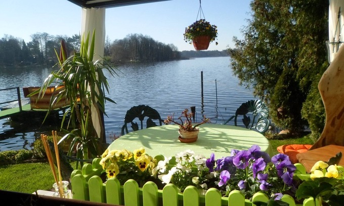 Zernsdorf House | Idyllic location directly on the lake (1.5 m) with its own jetty, seating area on the water