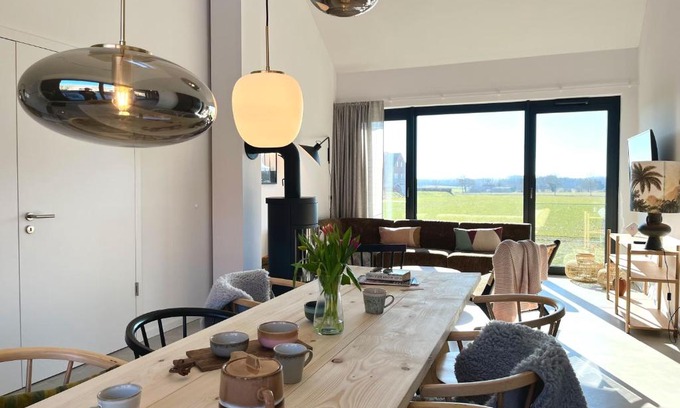Hohwacht Apartment | De ole School - großzügiges Loft mit Kamin (Apt. 23)