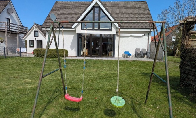 Wurster Nordseekuste Apartment | Time out at the North Sea - cozy vacation apartment with garden, 400m from the dike