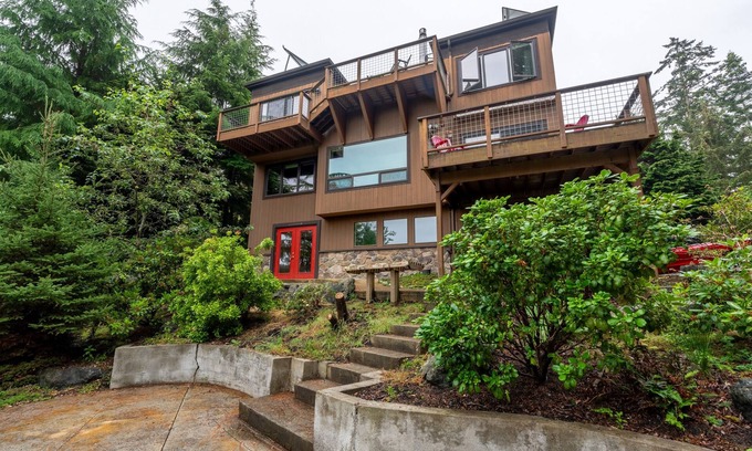 Oak Harbor House | Deception Pass home with forest and bay views
