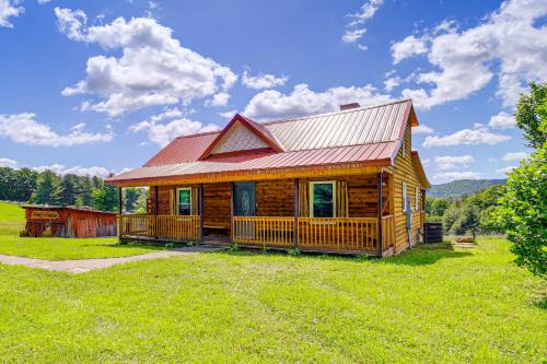 Piney Creek House | Deck and Scenic View Historic Cabin in Piney Creek!