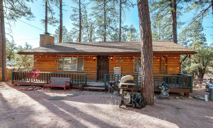 Payson House | Deck & Forest Views: ‘Black Bear Cabin' in Payson