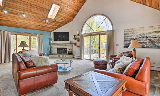 Monroe Cottage | Decked-Out Home: Hot Tub, Pool, Fire Pit & More!