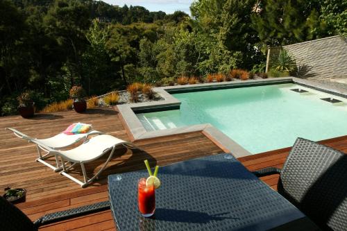 Paihia Bed & Breakfast | Decks of Paihia