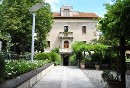 Ponte San Giovanni Hotel | Deco Hotel