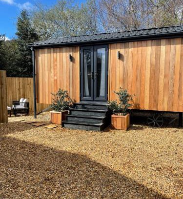 Llangollen Other | Dee Lodge with private hot tub
