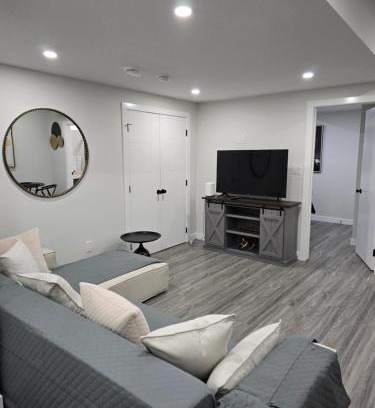 Northwest Calgary House | Dee's cozy lower suite- 2 rooms