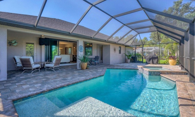 Deep Creek House | Deep Creek 3 Bedroom Private Pool and Spa Home
