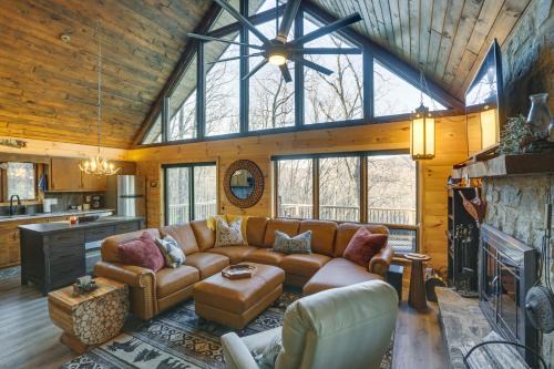 Deep Gap House | Deep Gap Cabin with 2 Decks and Community Amenities!