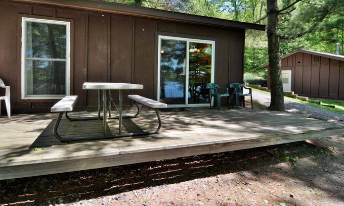 Iron River Condo | Deer Trail Resort Lakeside 8 | 2 Bed, 1 Bath