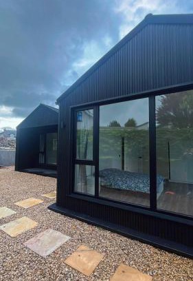 Cashel Apartment | Deerpark semi sleeps 8 with sofa bed