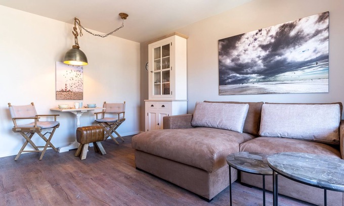 St. Peter-Ording Apartment | Deichkieker 5 - Apartment house Deichbude am Strand - 1a location to the main beach