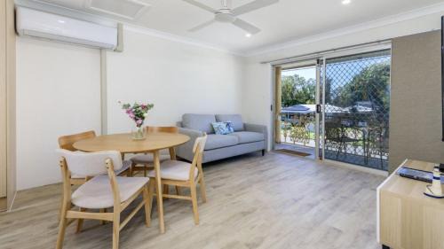 Bongaree House | 'deja Blue'
