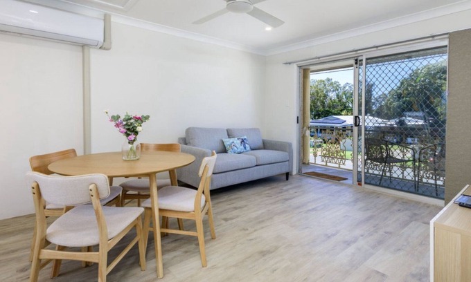 Bongaree Apartment | 'Deja Blue', TOP NOTCH