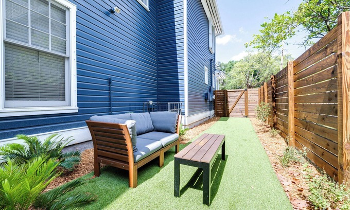 Tampa Heights House | Deja Blue Villa – A Must-Stay!