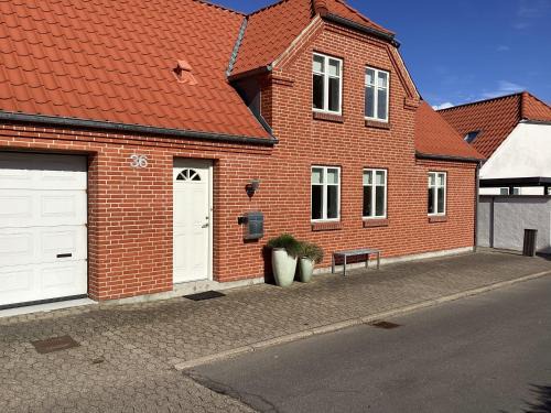 Logstor Villa | Dejlig feriehus i den gamle bydel