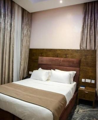 Ibafo Hotel | DEL HOTEL and SUITES