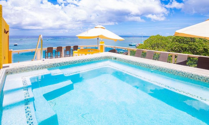 Antoneys Cay Apartment | Del Playa Penthouse #6 Condo