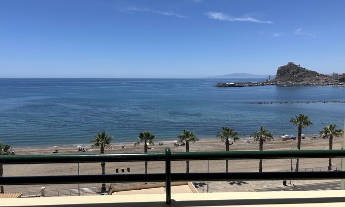 Aguilas Apartment | DELICIAS PLAYA, beachfront with parking included
