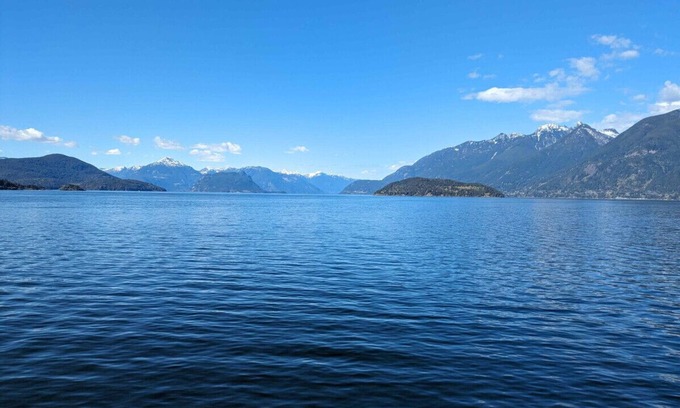 Bowen Island Condo | Delightful 1-bedroom Queen Hilltop Suite