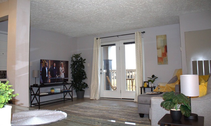 Kettering Apartment | Delightful 1 bedroom, walk out balcony. Near four major hospitals & WPAFB