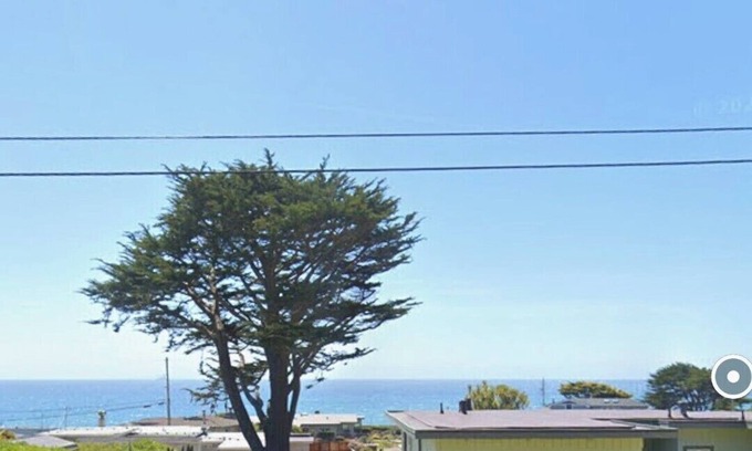 Bodega Bay Cottage | Delightful 2-bedroom occuan view cottage , 2 minutes walk to the beach