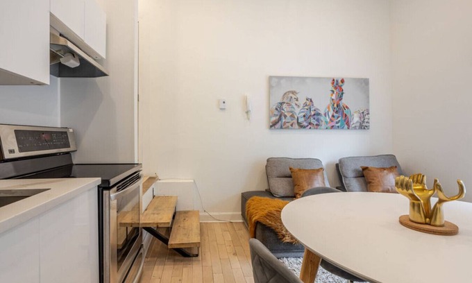 Ville-Marie Apartment | Delightful 2BR in Gay Village & Downtown