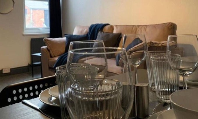 Gateshead Condo | Delightful 3 bedroom * free parking * free wifi *