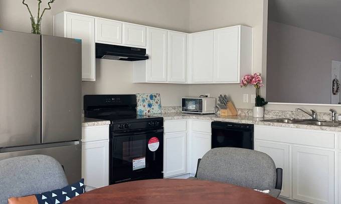 Searcy House | Delightful 4-bedroom house with AC in charming Searcy