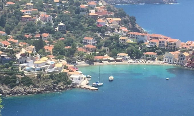 Frourion Apartment | DELIGHTFUL BOUTIQUE STUDIOS with 5 star reviews - PERFECT LOCATION to unwind.!