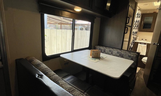 Ludlam Bed & Breakfast | Delightful Camper/RV