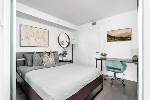 Bay Cloverhill Apartment | Delightful Condo Beside U of T - Sleeps 3