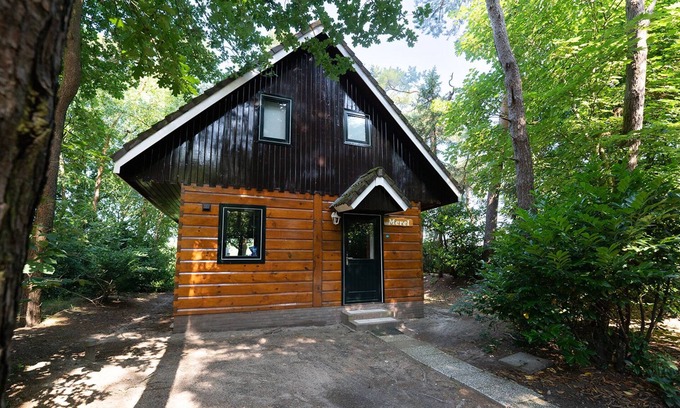 Municipality of Soest House | Delightful detached vacation home with private parking located by meadow