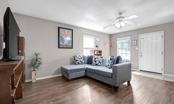 Fort Smith House | Delightful Duplex 2 beds 2 baths