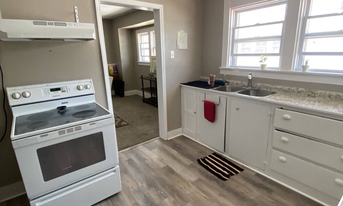 Toledo Apartment | Delightful Duplex Apartment in Library Village