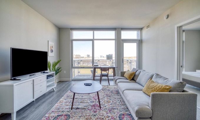 McLean Apartment | Delightful Fairfax 1BR w/Pool, W/D & Gym, nr Theater, by Blueground