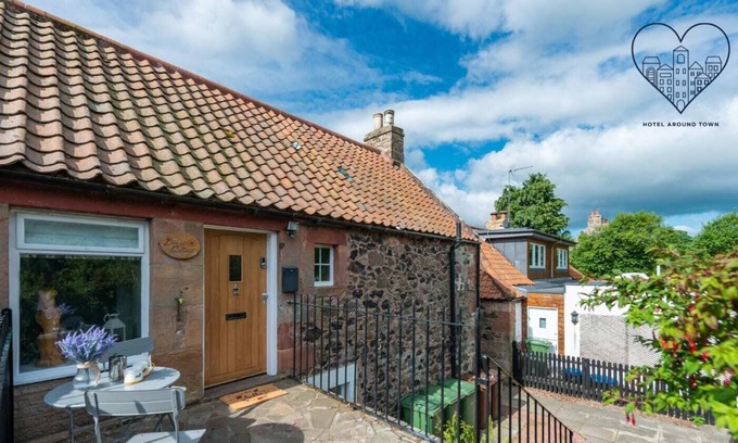 Cockburnspath Apartment | Delightful Garden Upper Cottage in Oldhamstocks
