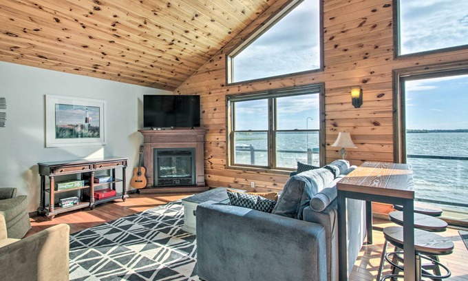 Isle Cabin | Delightful Isle Retreat w/Boat Dock & Slip!