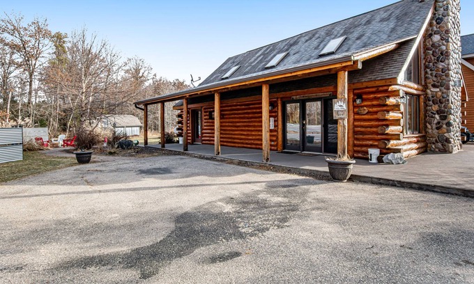 New Lisbon Cabin | Delightful Lofted Cabin W/ Free WiFi, Three Ponds, & Firepit - Dogs Welcome