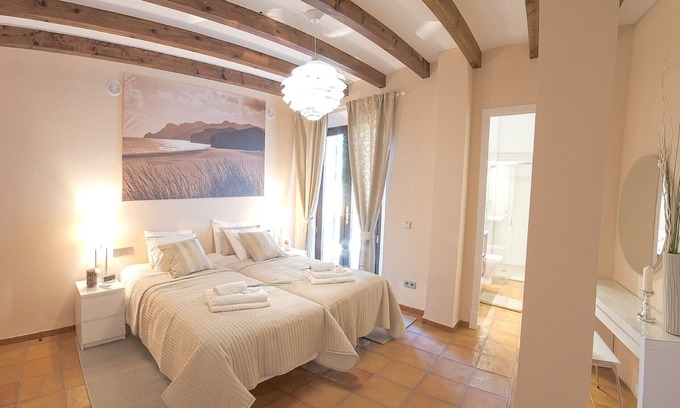 Deia Villa | Delightful Mallorca Villa | Sol De Verano | 4 Bedrooms | Stunning Mountain.
