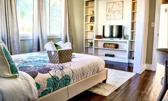 Groton House | Delightful Private Room in Groton