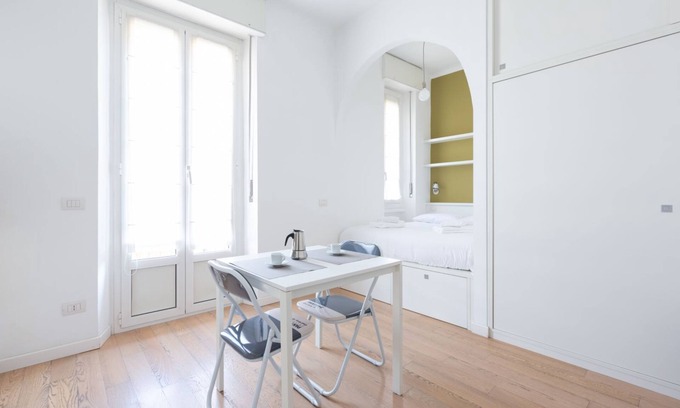 Centro Direzionale Apartment | Delightful Studio Apartment With Balcony
