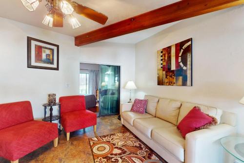 Happy Trails House | Delightful Surprise Cozy Casa