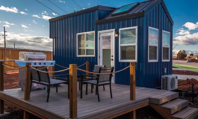 Apple Valley House | Delightful tiny home conveniently located