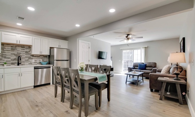 Kimberling City House | Delightful Townhouse w/Patio & Shared Yard!