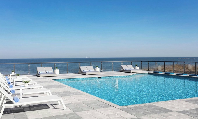 Northeast Virginia Beach Hotel | Delta Hotels by Marriott Virginia Beach Waterfront Suites