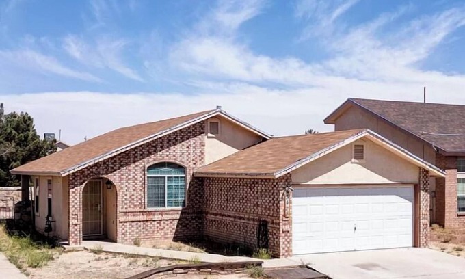 El Dorado West House | Delux Skybox