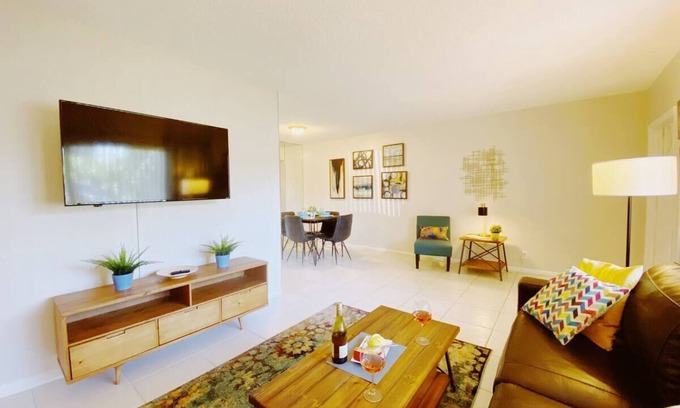 Lighthouse Point Apartment | Deluxe 1-Bedroom Escape in Lighthouse Point