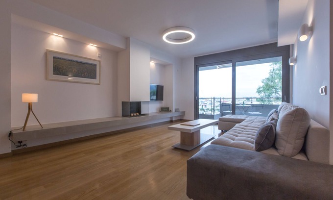 Nafplio Apartment | Deluxe 2-bedroom Apt in the heart of Nafplion